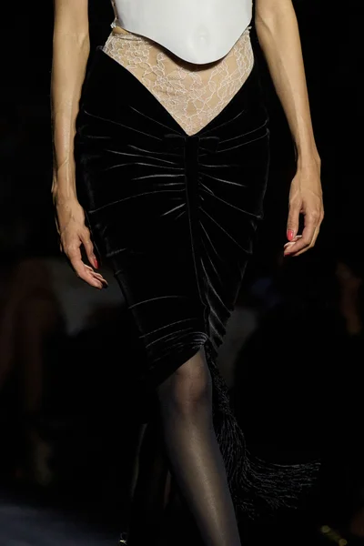Look 15